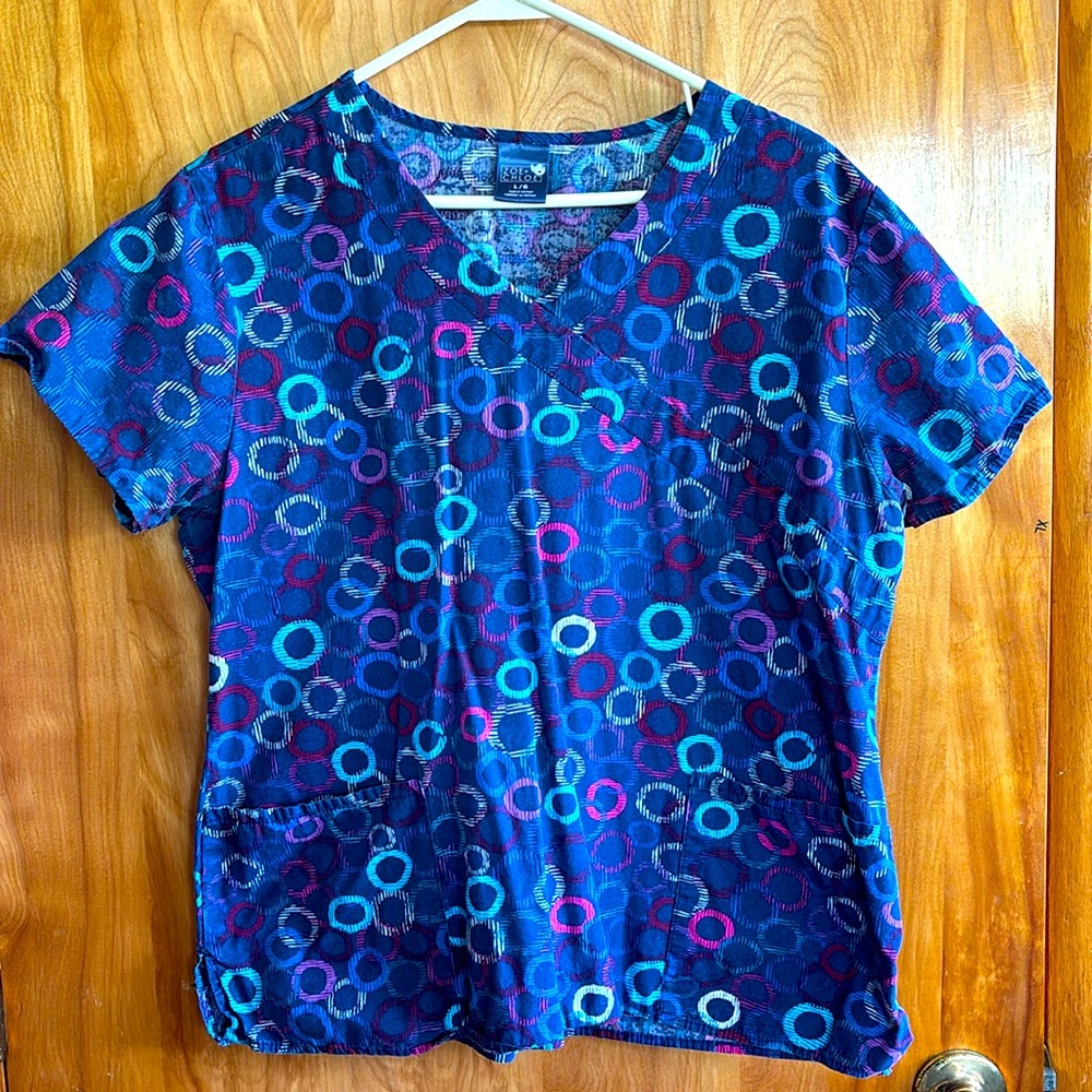 Zoe + Chloe scrub top size Large